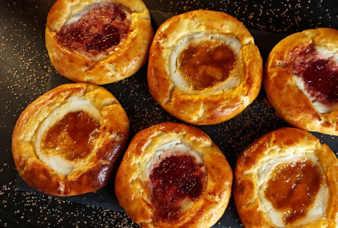 Plăcinte cu gem - Rețeta rapidă pentru un desert delicios