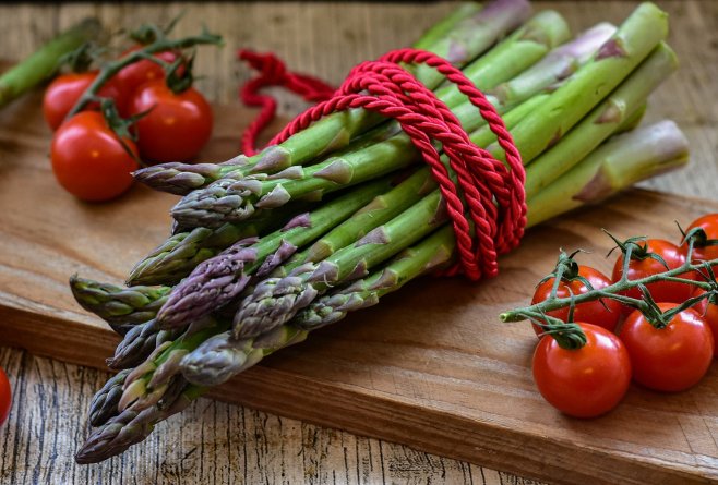 Sparanghelul, supranumit si "Hrana regilor" - Origini si beneficii pentru organism