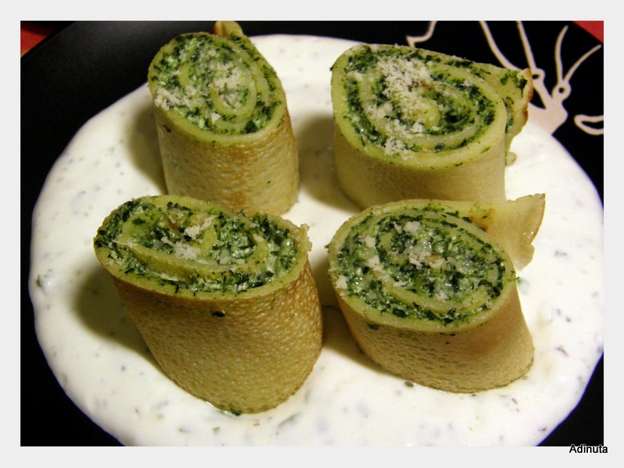 Clatite cu spanac (Crespelle di spinaci) in sos de iaurt cu menta