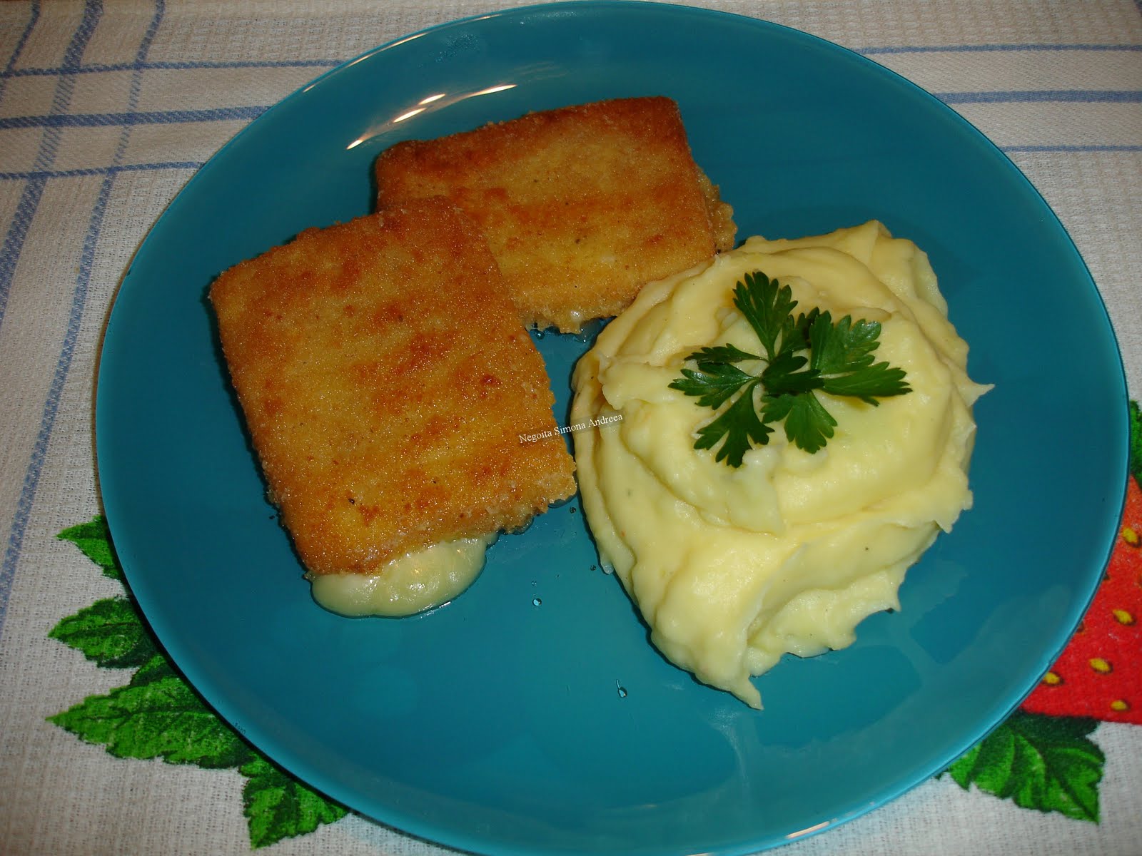 Cascaval pane cu piure de cartofi