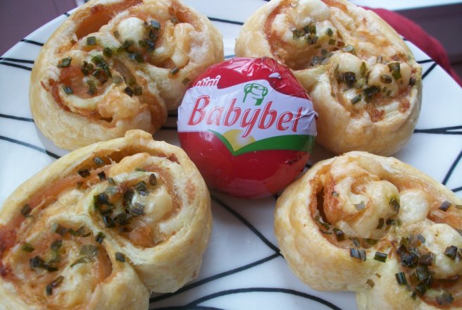 Rulouri cu somon si Babybel(cascaval)