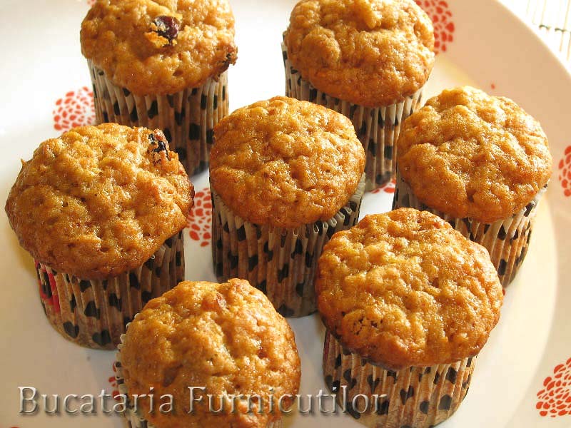 Muffins cu morcov si piersici