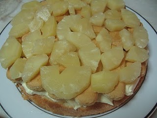 Tort cu crema de vanilie si ananas