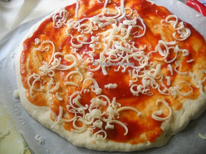 Pizza cu porumb si mezeluri