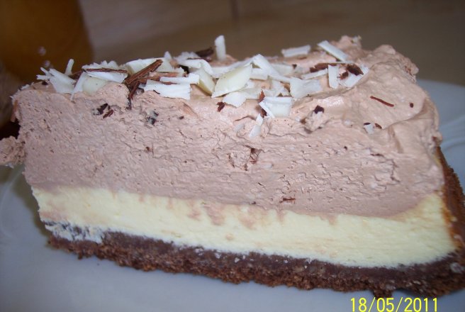 Cheesecake triplu ciocolatos