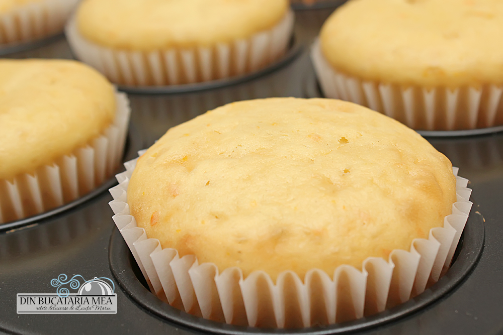 Orange-muffins