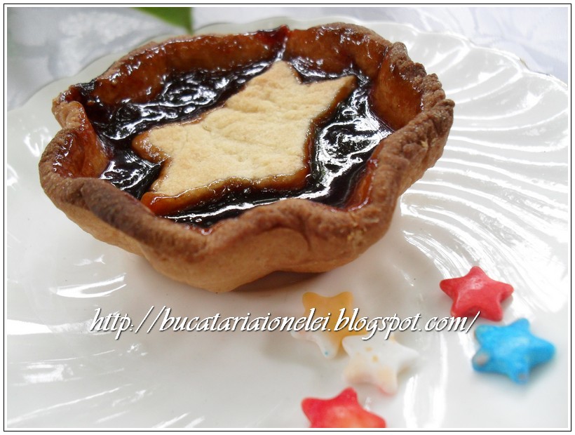 Mini - tarte cu dulceata de capsune