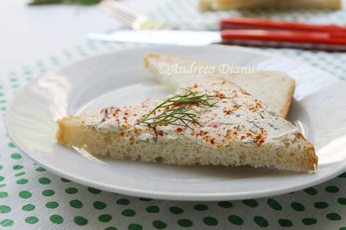 Crema de branza cu marar si ardei