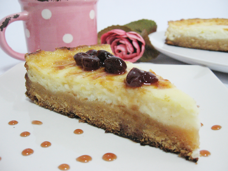 Cheesecake cu crema de lapte si dulceata de cirese