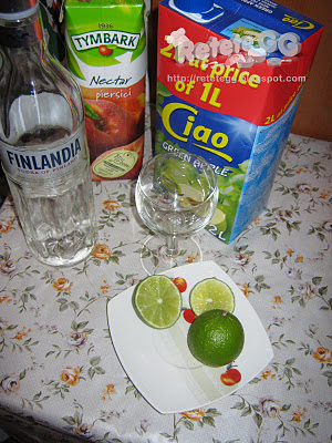 Appletini cocktail