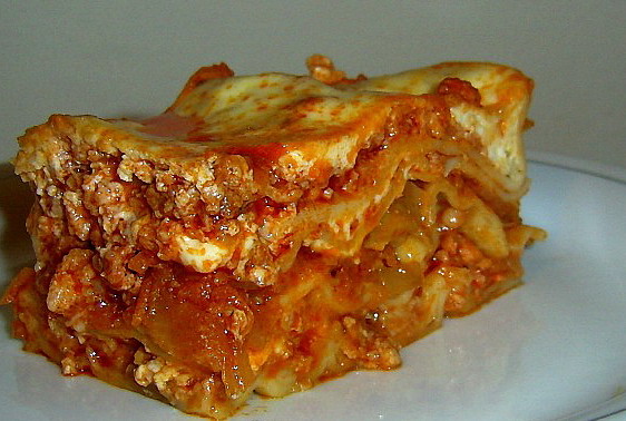 Lasagna cu sos ragu si ciuperci