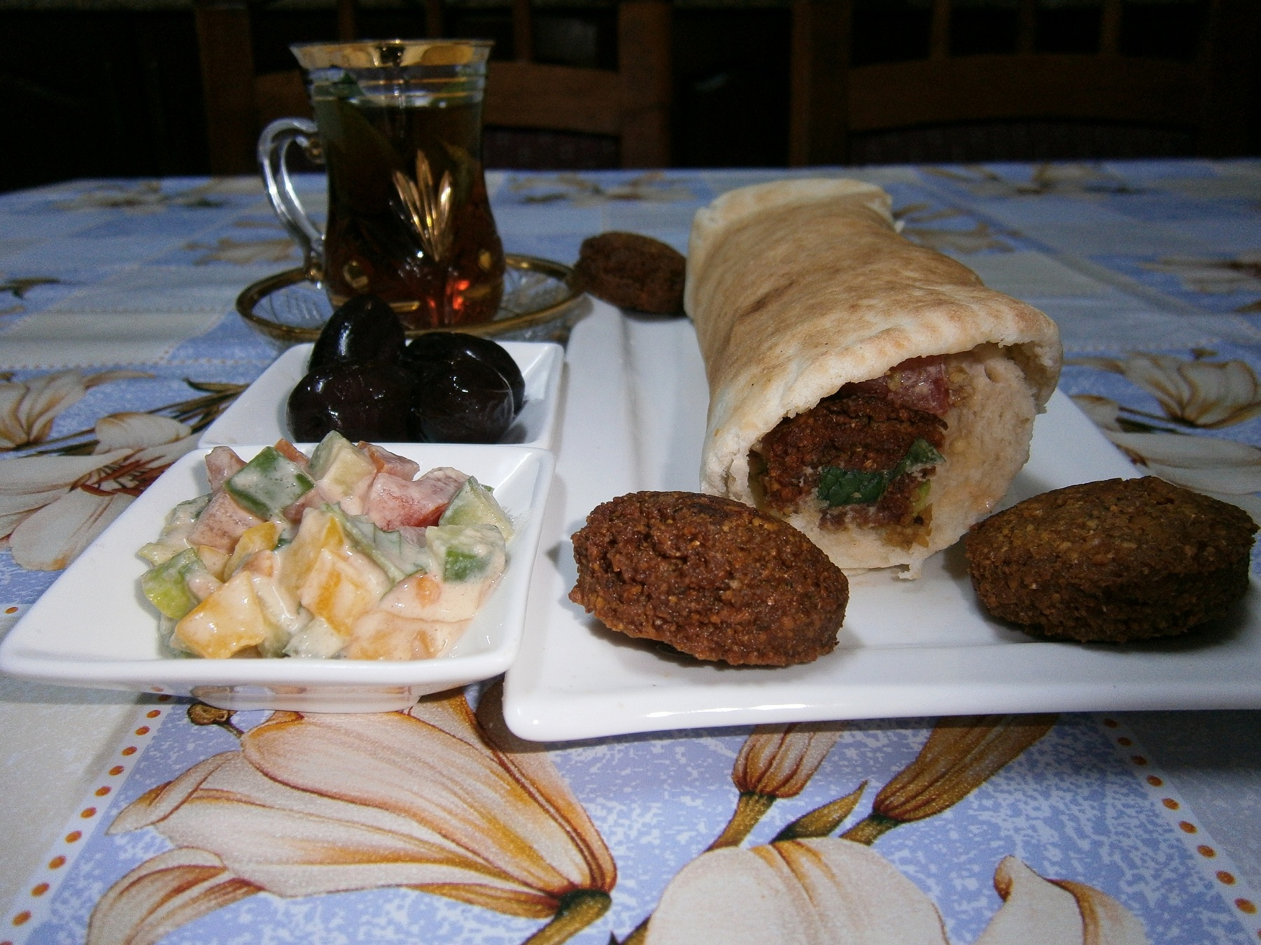 Sandvici cu falafel