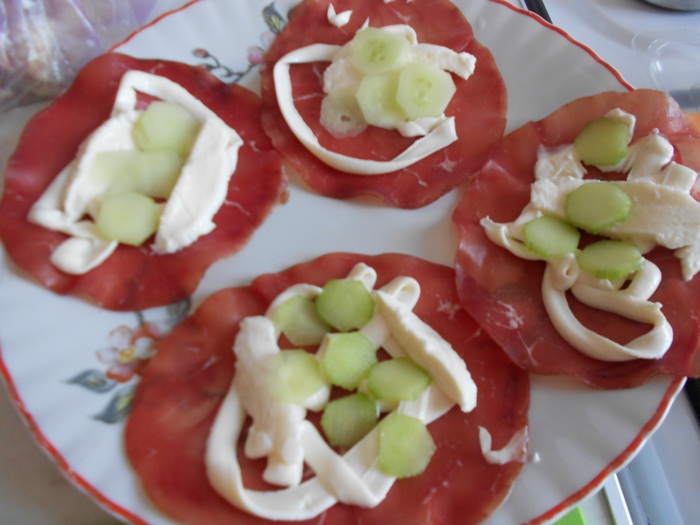 Rulouri de bresaola si mozzarela