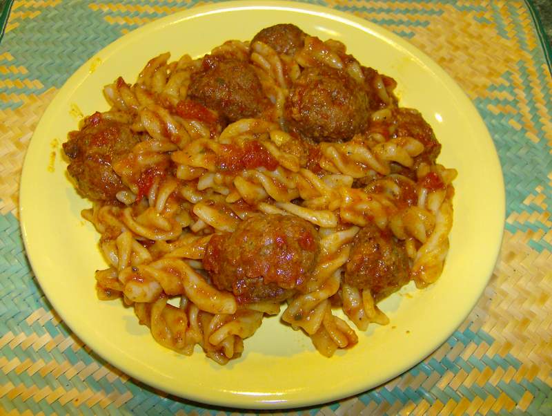 Fusilli cu bilute de carne tocata