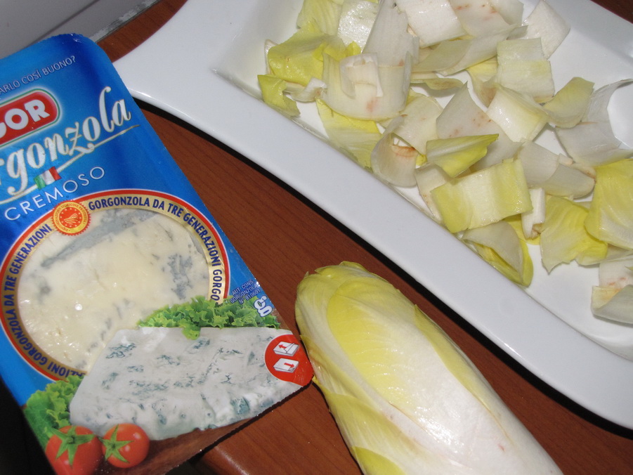 Salata cu andive si gorgonzola