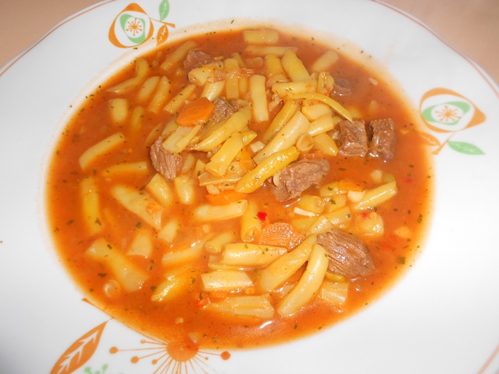 Mancarica de fasole pastai cu carne de manzat