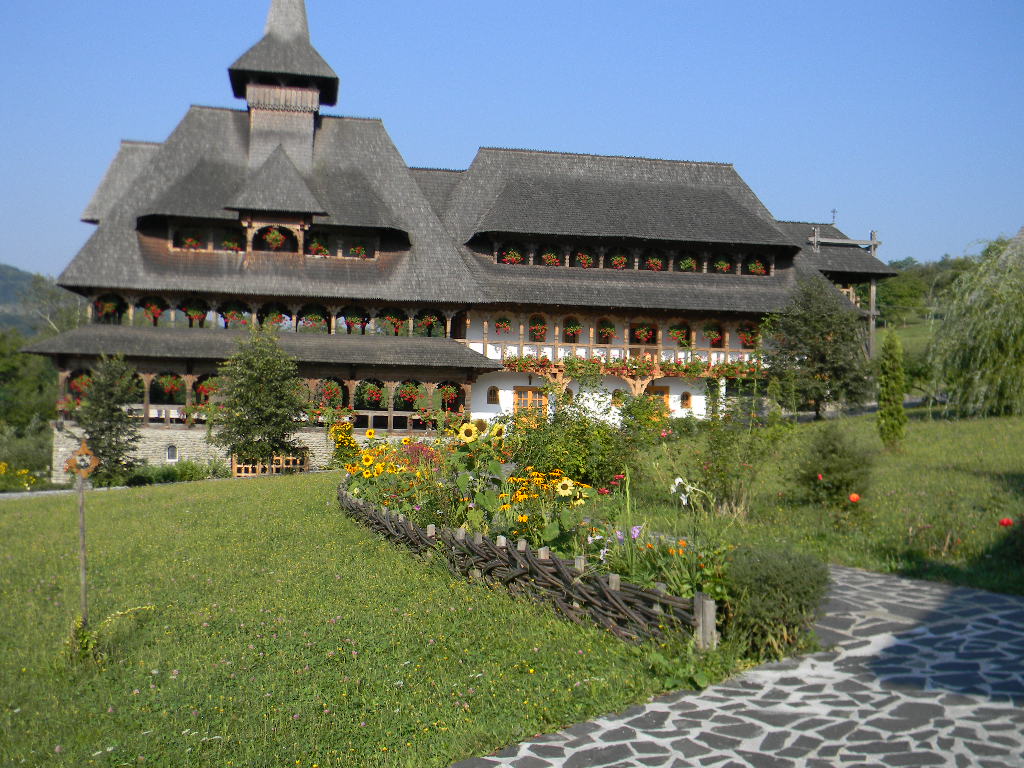 Maramures plai cu flori  - Manastirea Barsana