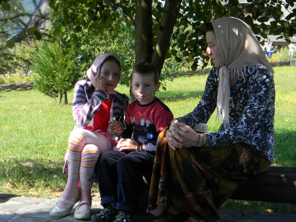 Maramures plai cu flori  - Manastirea Barsana