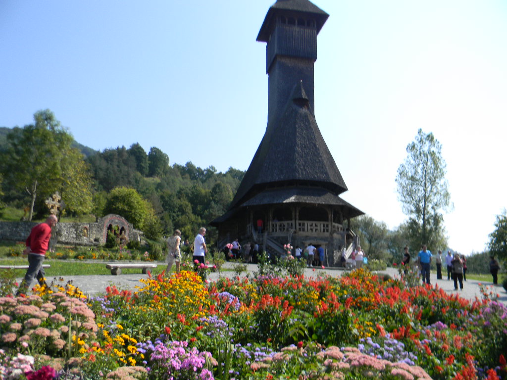 Maramures plai cu flori  - Manastirea Barsana