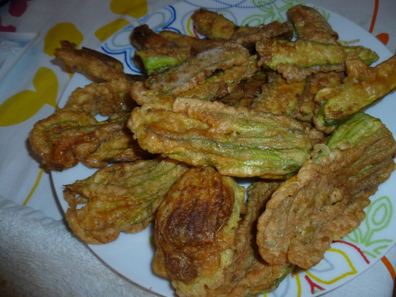 Zucchini si flori de zucchini pane