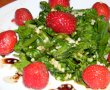 Salata de rucola cu capsuni si migdale-4