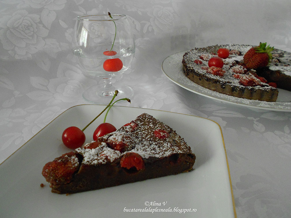 Black Clafoutis cu visine si capsune