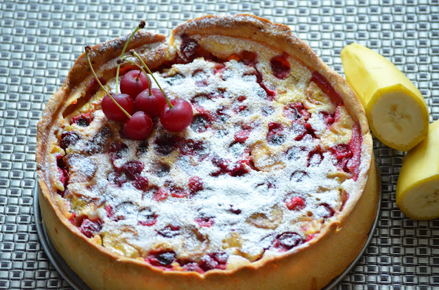 Clafoutis cu visine si banane