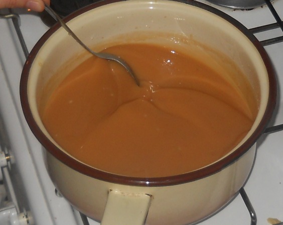 Dobos cu crema caramel