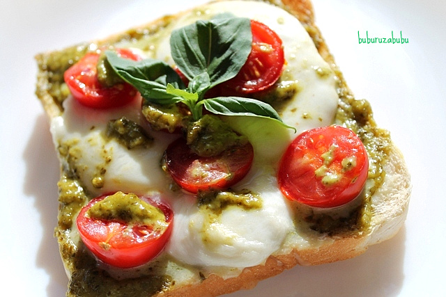 Toast Caprese