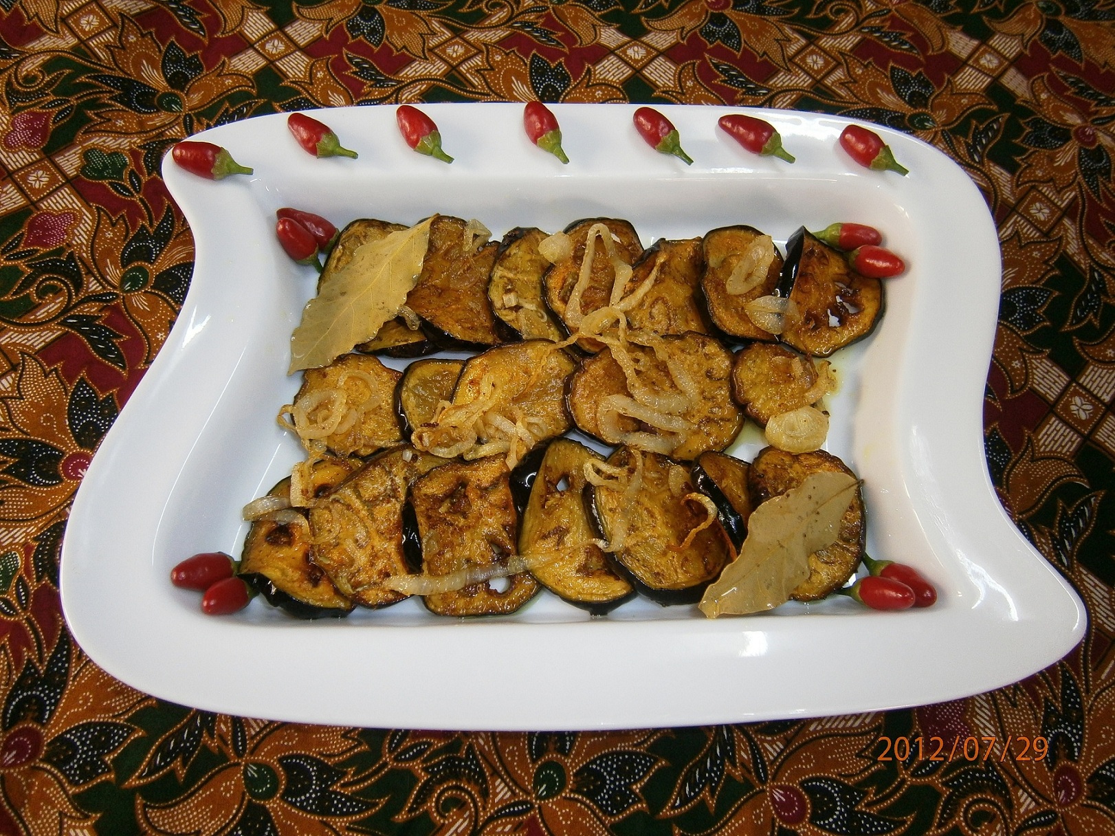 Fried brinjal-Vinete calite (reteta sri lankeza)