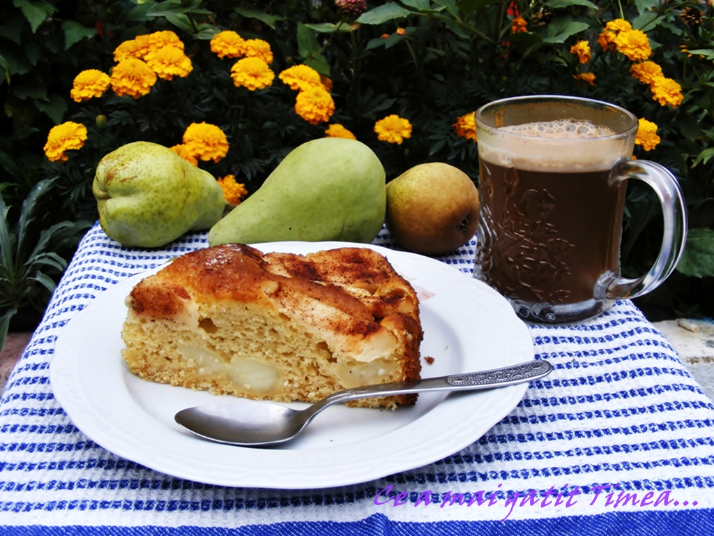 Tarta cu pere si budinca de vanilie