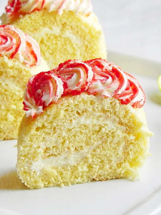 Rulada cu ciocolata alba si mascarpone