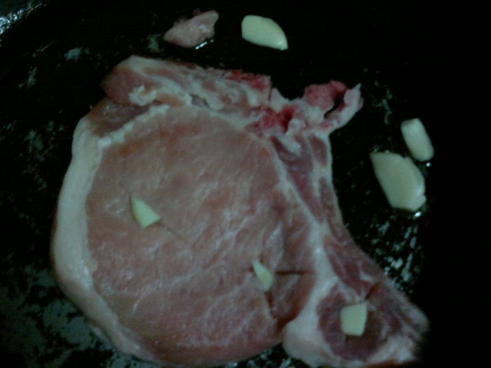 Bistecca di maiale con aglio