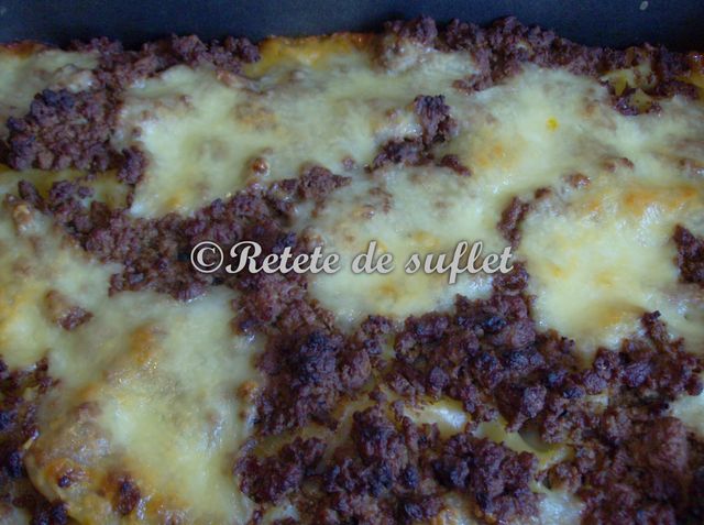 Lasagne cu sos ragu alla bolognese