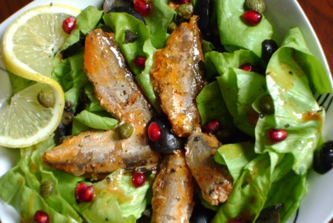 Salata mediteraneeana cu sardine