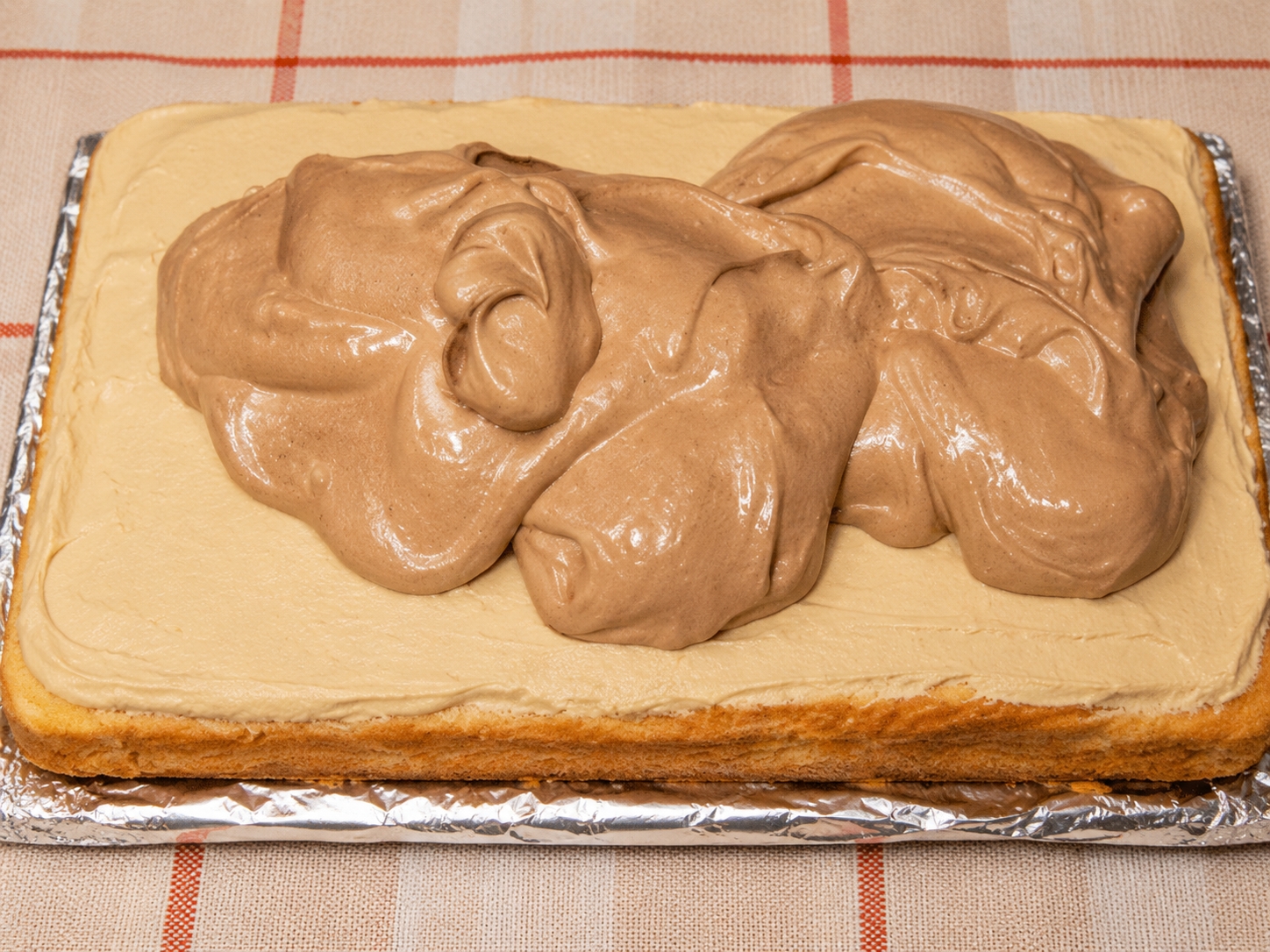 Desert prajitura cu spuma de ness si caramel