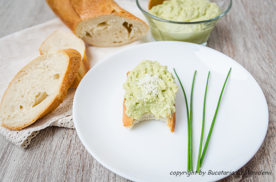 Crema avocado cu parmezan