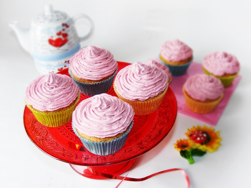 Cupcakes cu crema de visine