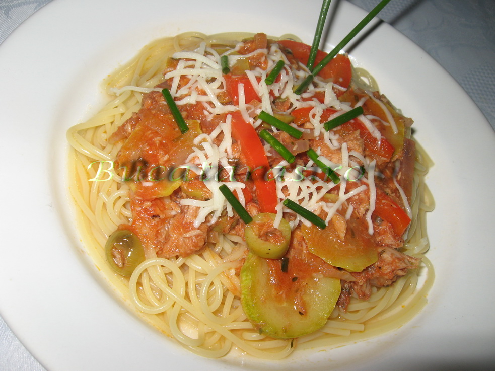 Spaghettini cu ton si legume