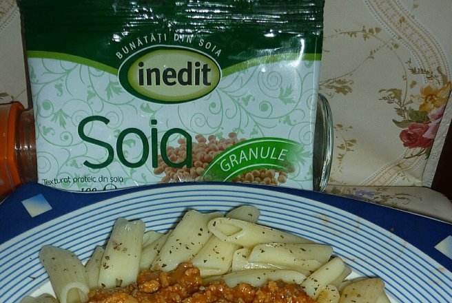 Paste penne cu sos de soia Inedit