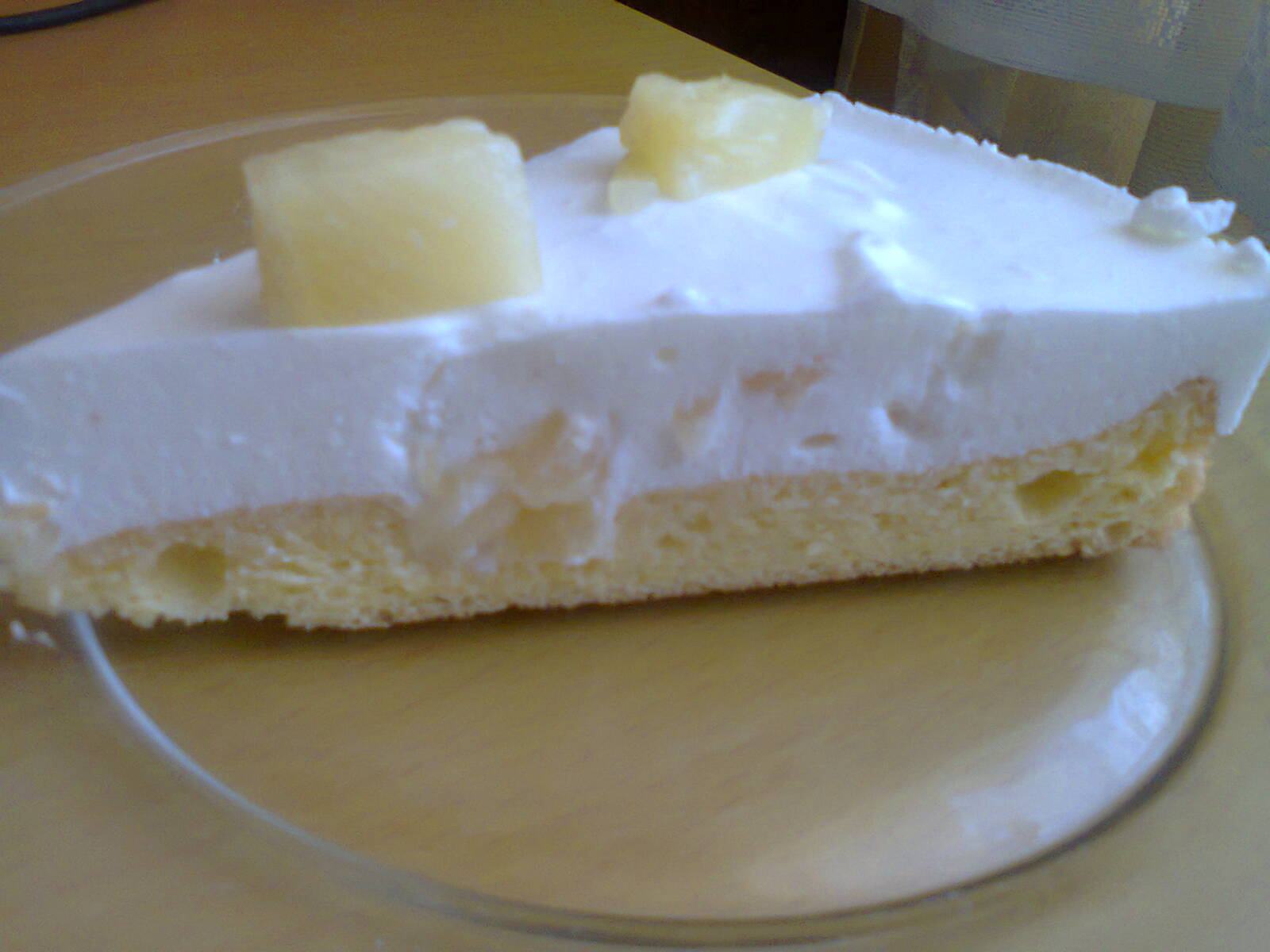 Tort cu crema de iaurt si ananas