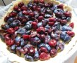 Tarta cu prune, visine si crumble-3