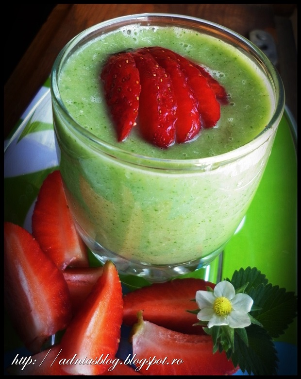 Smoothie cu avocado si castravete