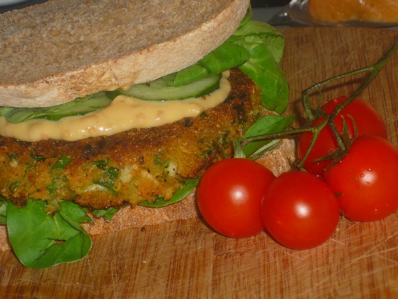 Hamburger vegetarian de linte si quinoa