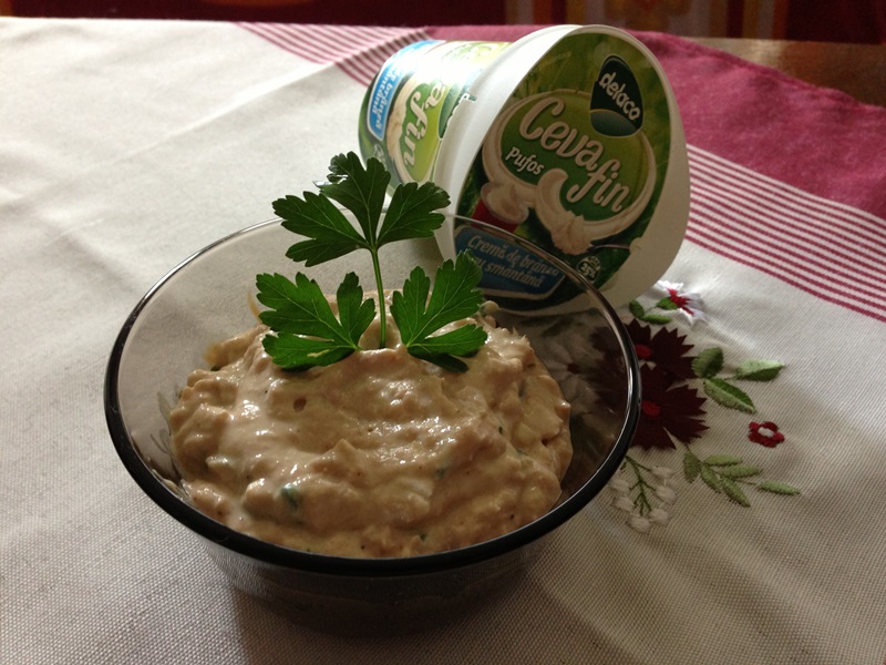 Pasta de ton cu branza si ceapa verde