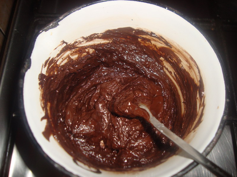 Tort de clatite cu ciocolata si frisca