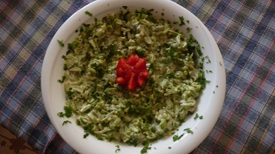 Salata de fasole verde cu maioneza şi usturoi