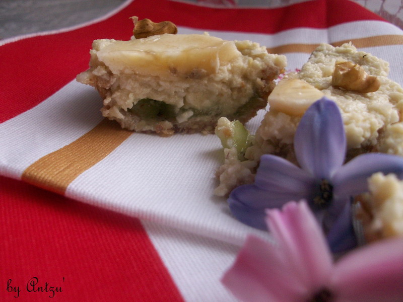 Mini tarte cu nuca de cocos raw