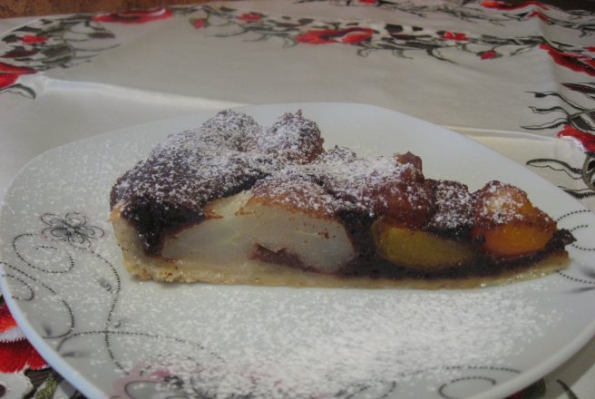 Tarta cu pere , piersici si ciocolata