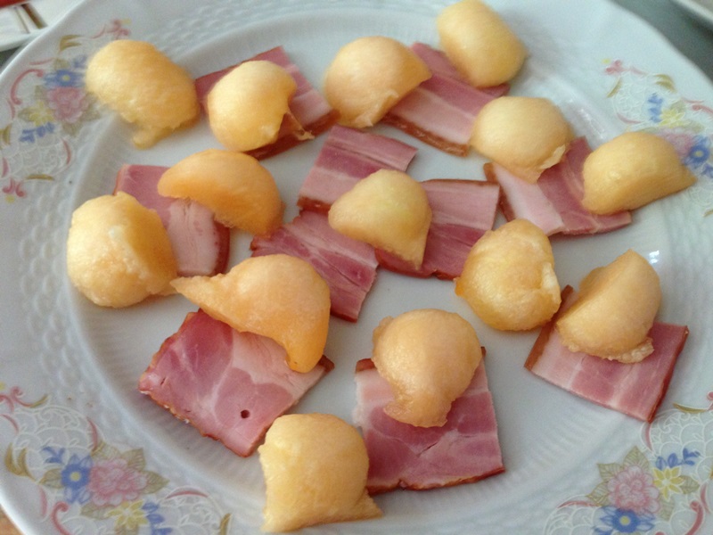 Bacon cu mozzarella si pepene galben